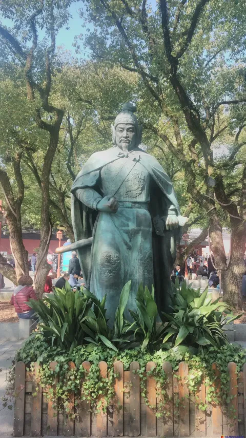岳飞像