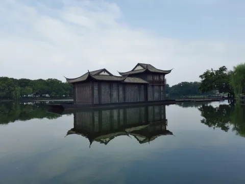岳湖1