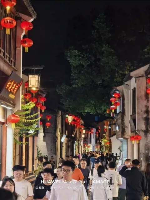七里山塘的夜晚17