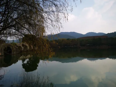 湘湖边的景色