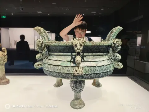 博物馆内展览的青铜器29