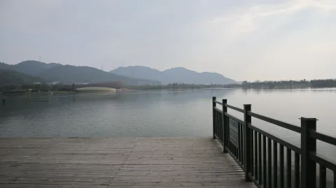 湘湖边的景色