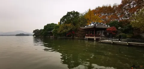 西湖，平湖秋月