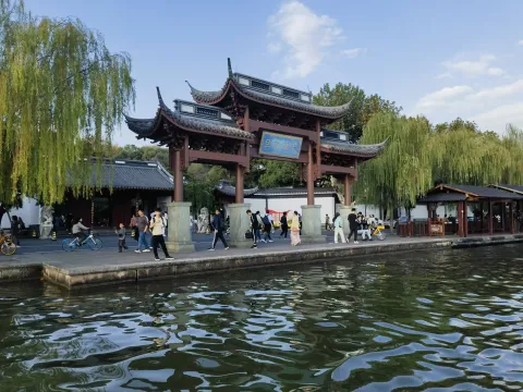 周末坐船游玩西湖12