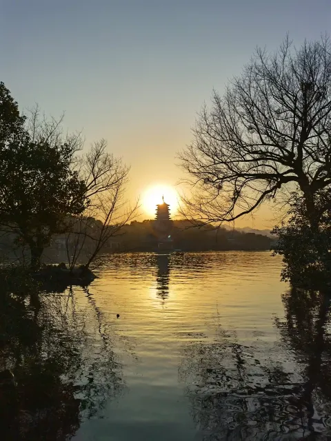 夕阳下的雷峰塔2