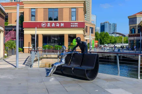 月光码头欧式商业街9