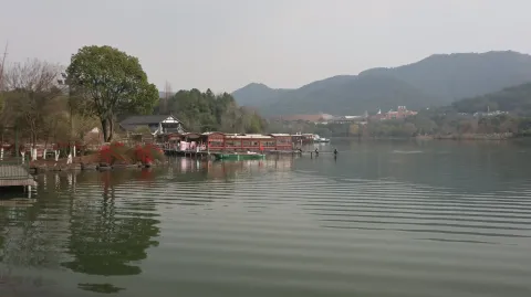 湘湖边的景色
