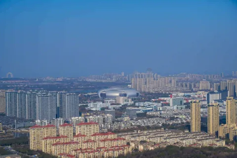仁皇山上远眺湖城3